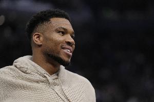 免费ESPN：去年夏天字母哥大战球队实力感到担忧 要求球队将其送至纽约比赛回放_免费ESPN：去年夏天字母哥大战球队实力感到担忧 要求球队将其送至纽约比赛回放在线观看_免费看直播
