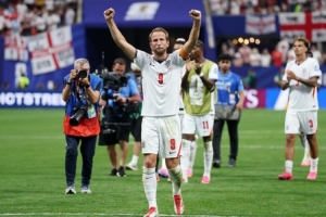 火爆决对阵7月2日世界杯看点：东道主全晋级 C罗魔笛上演金球比分预测_火爆决对阵7月2日世界杯看点：东道主全晋级 C罗魔笛上演金球比分预测在线观看_免费看直播