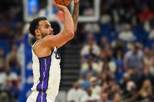 重返NBA！队记：特雷·莱尔斯与森林狼签下一份一年合同