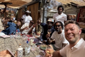 骑士聚会詹姆斯请客吗？TT：轮流买单 我们是体面人 AA的话太掉价