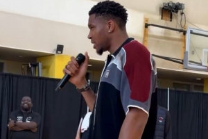 重磅蜘蛛小狐狸nba最新赛季在线观看_重磅蜘蛛小狐狸nba最新赛季在线观看在线观看_免费看直播